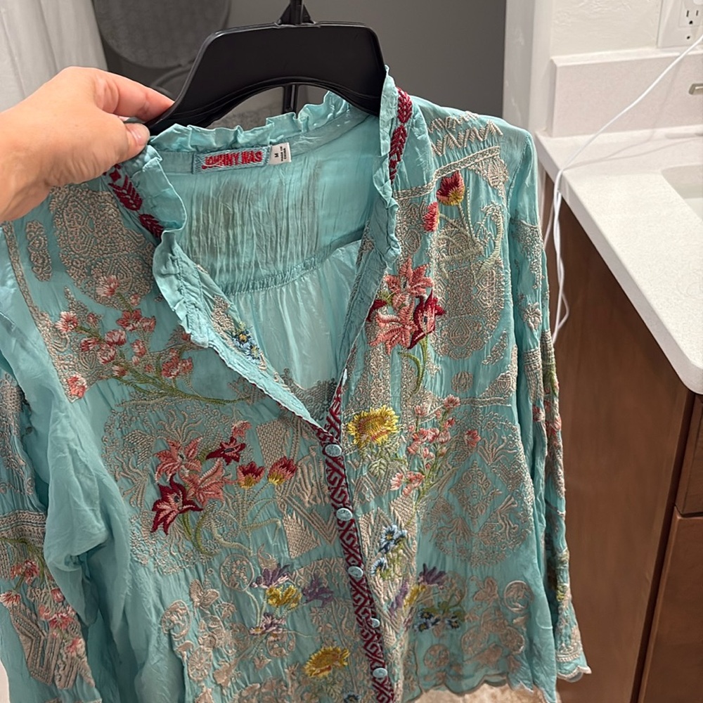 Beautiful Johnny was embroidered top!